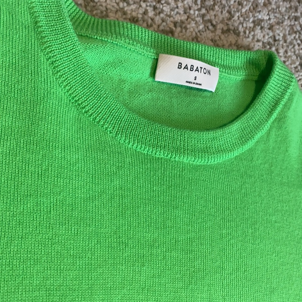Light weight green merino wool aritzia sweater - Picture 2 of 8